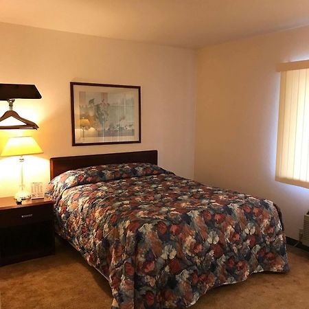 Mcgovern'S Motel And Suites 森普雷里 外观 照片