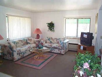 Mcgovern'S Motel And Suites 森普雷里 外观 照片