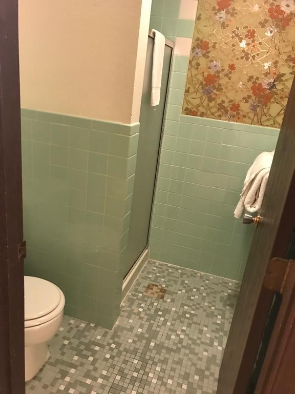 Mcgovern'S Motel And Suites 森普雷里 外观 照片