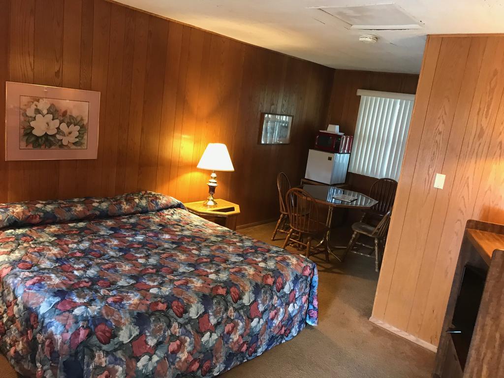 Mcgovern'S Motel And Suites 森普雷里 外观 照片