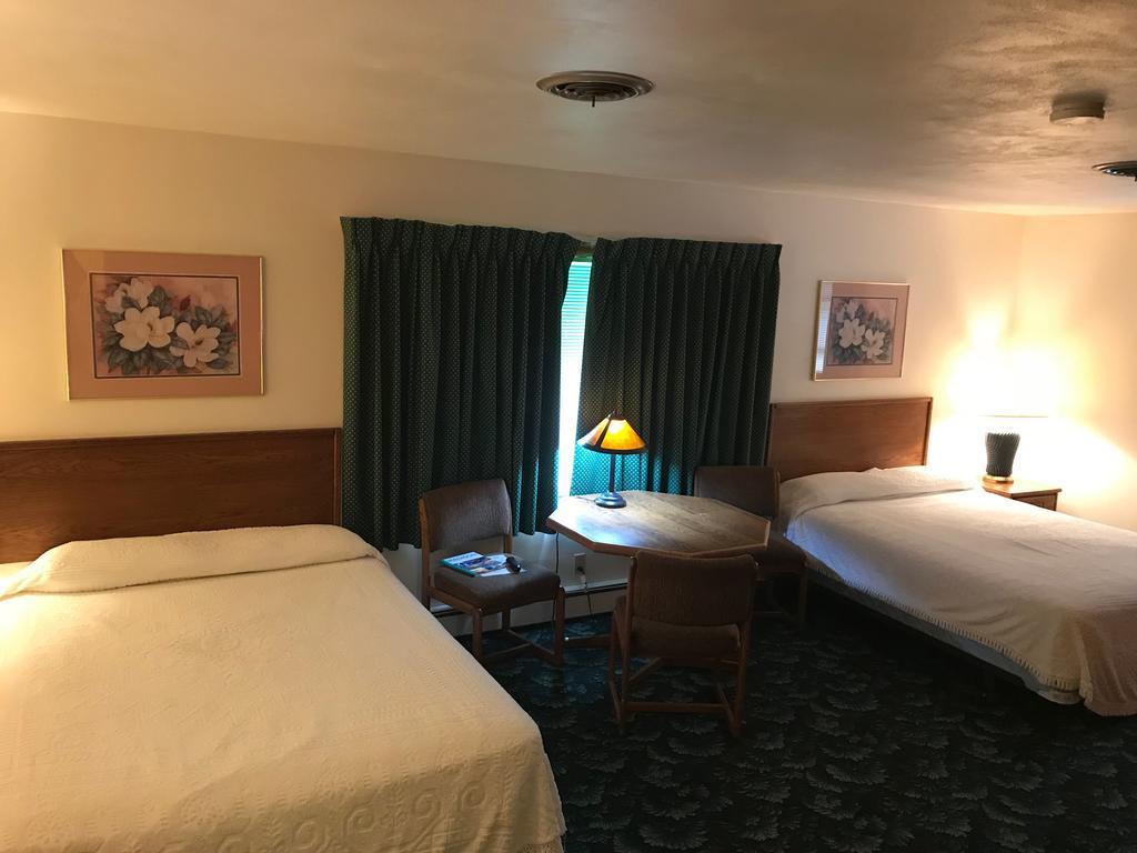 Mcgovern'S Motel And Suites 森普雷里 外观 照片